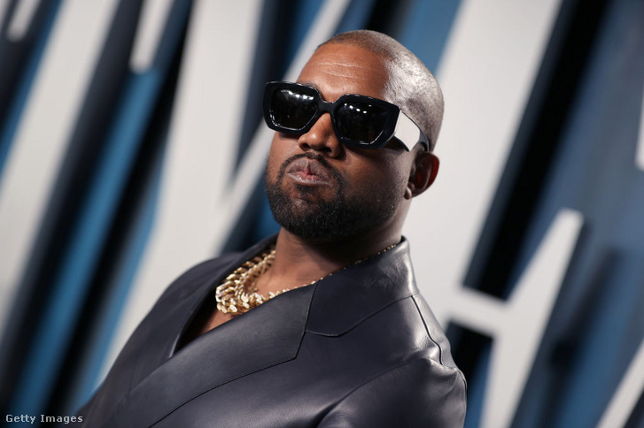 Kanye West újabb furcsa viselettel sokkolta a járókelőket