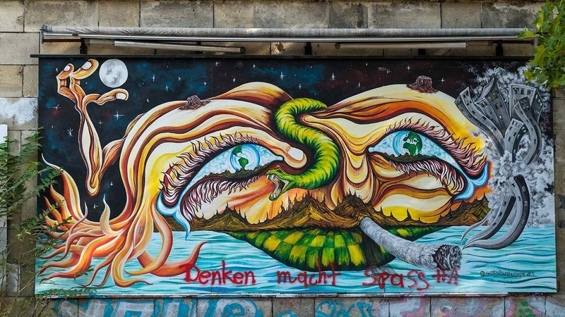 Múzeumok Hosszú Éjszakája történelmi kukásautókkal és dunai graffiti-nézegetéssel Bécsben