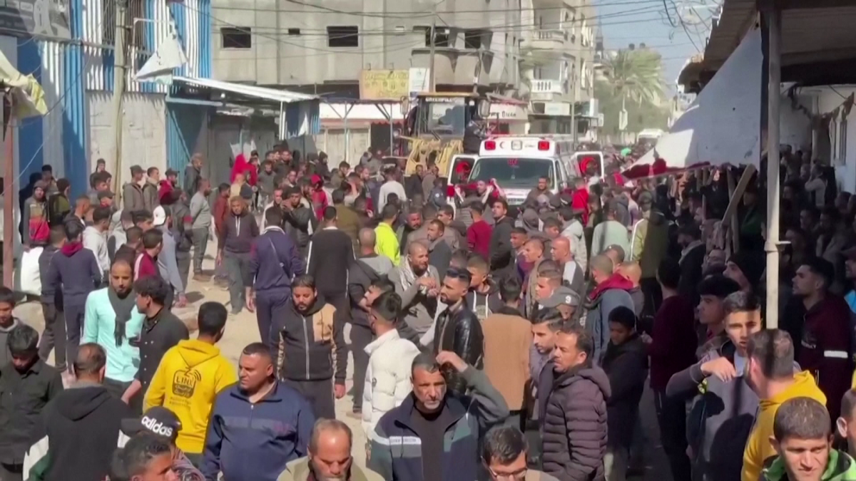 Mintegy száz halálos áldozata van egy Rafahra mért izraeli légitámadásnak a palesztinok szerint + videó