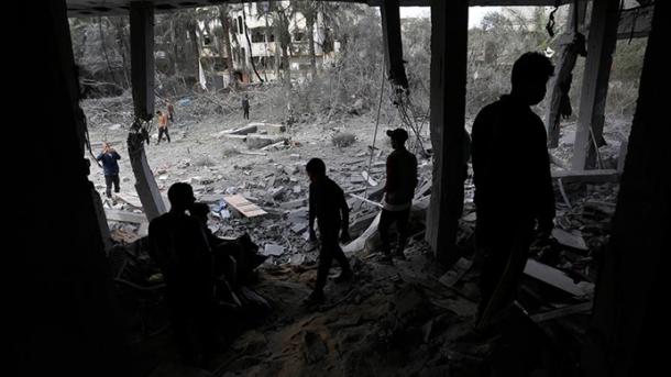Izrael bombázott egy gázai menekülttábort: 27 halott | TRT Magyar